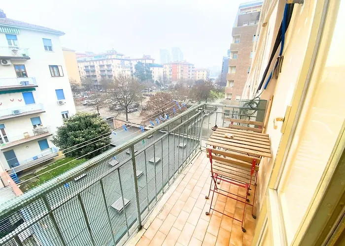 A Stone's Throw From The Fair * Bologna